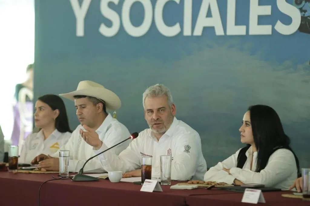 Continúan Bedolla y sector social-productivo de Uruapan coordinación para el desarrollo-2