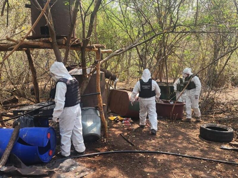 desmantelan laboratorio de drogas en La Huacana