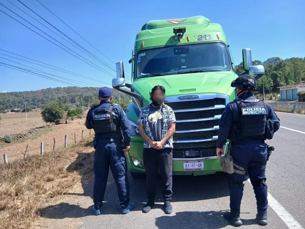 detienen a hombre en posición de tráiler robado, en Salvador Escalante