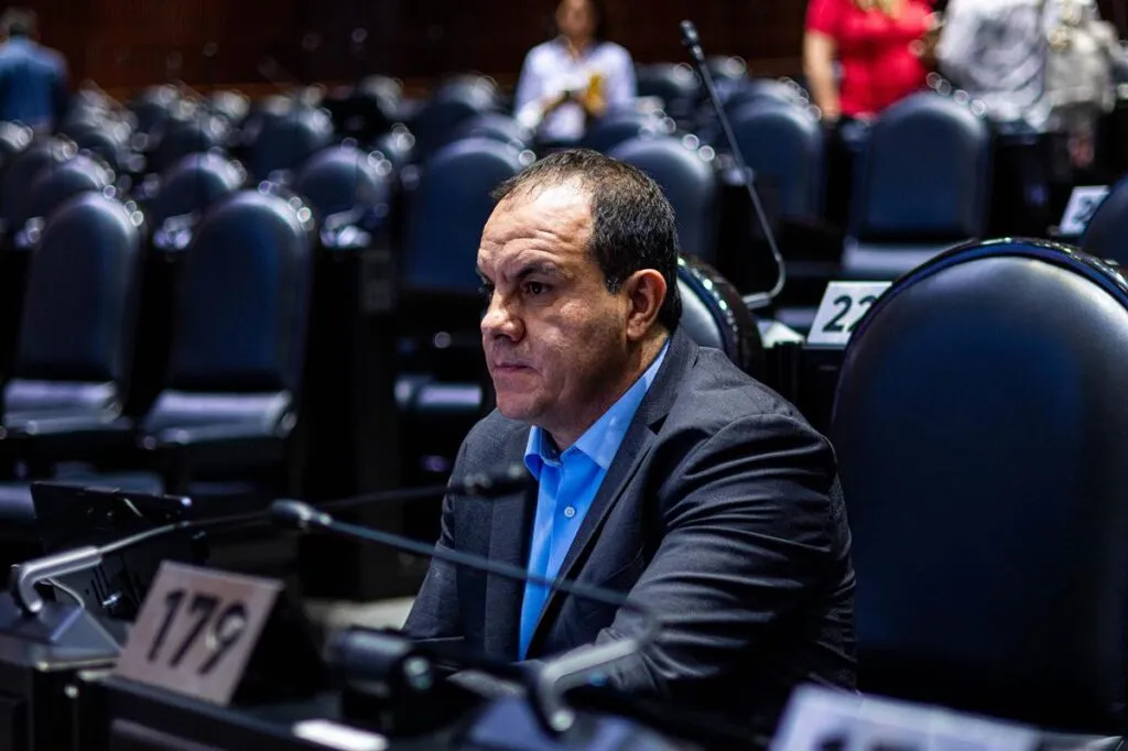 Diputadas entregan 23 mil firmas para exigir el desafuero de Cuauhtémoc Blanco