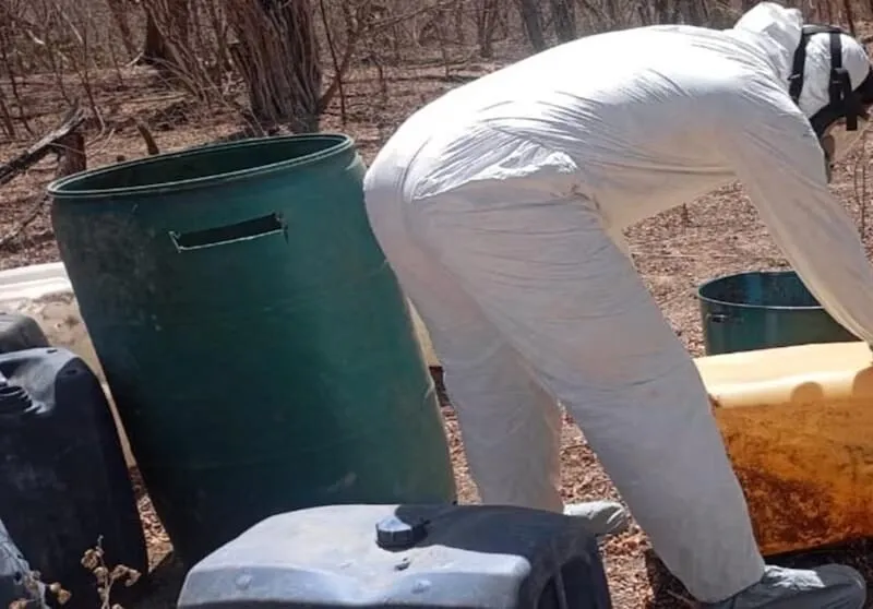 Ejército asegura más de mil 500 litros de sustancias químicas Sinaloa