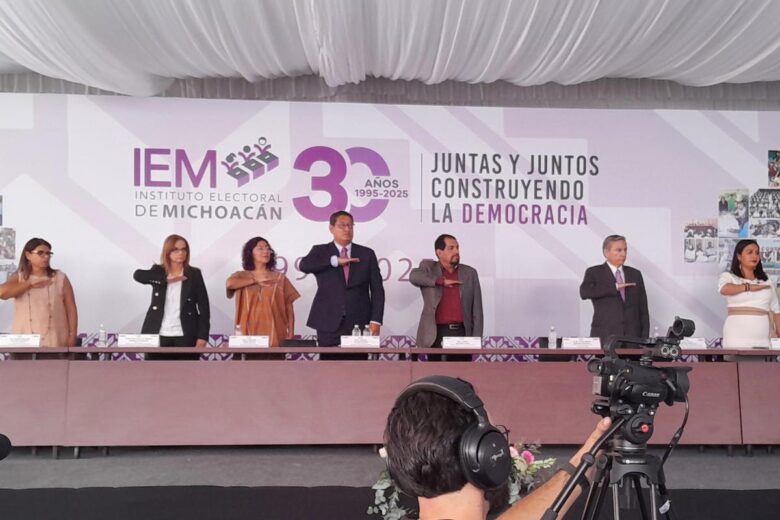En evento rosa, celebraron 30 años del IEM