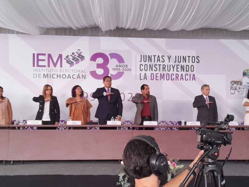 En evento rosa, celebraron 30 años del IEM