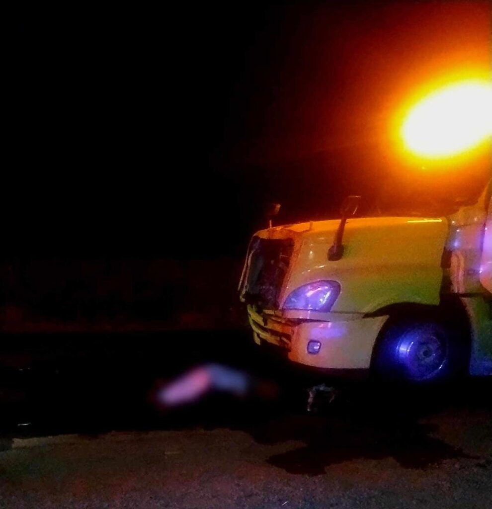 En su cumpleaños, joven motociclista muere embestido por camión de carga-2