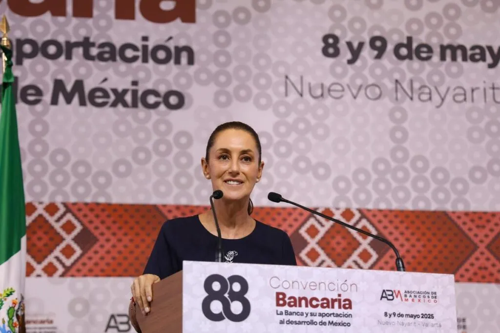 En su primera Convención Bancaria, Sheinbaum se lanza contra los bancos por créditos en México