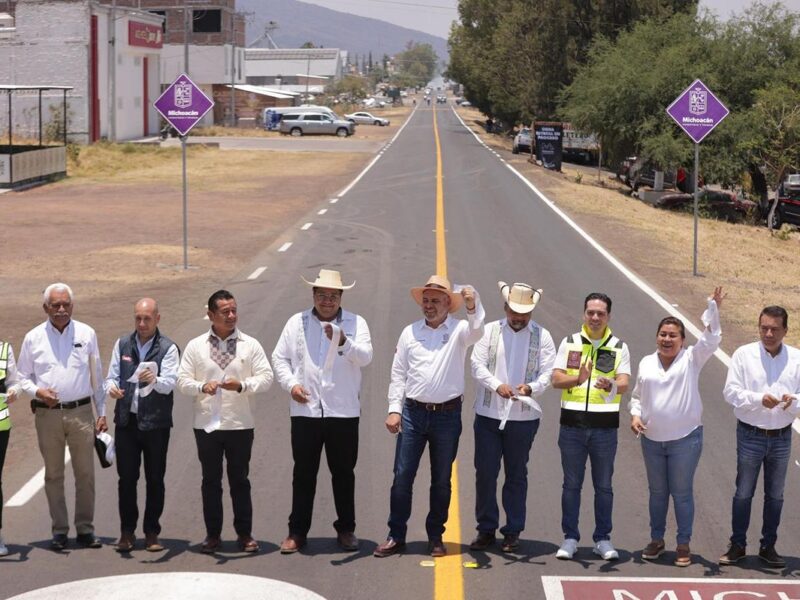 Entrega Bedolla rehabilitación del tramo carretero Puruándiro-Pastor Ortiz