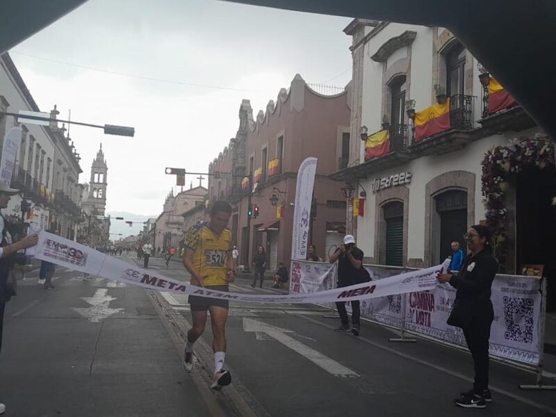 Ernesto Viveros gana carrera del IEM; convocan a votar el 1 de junio