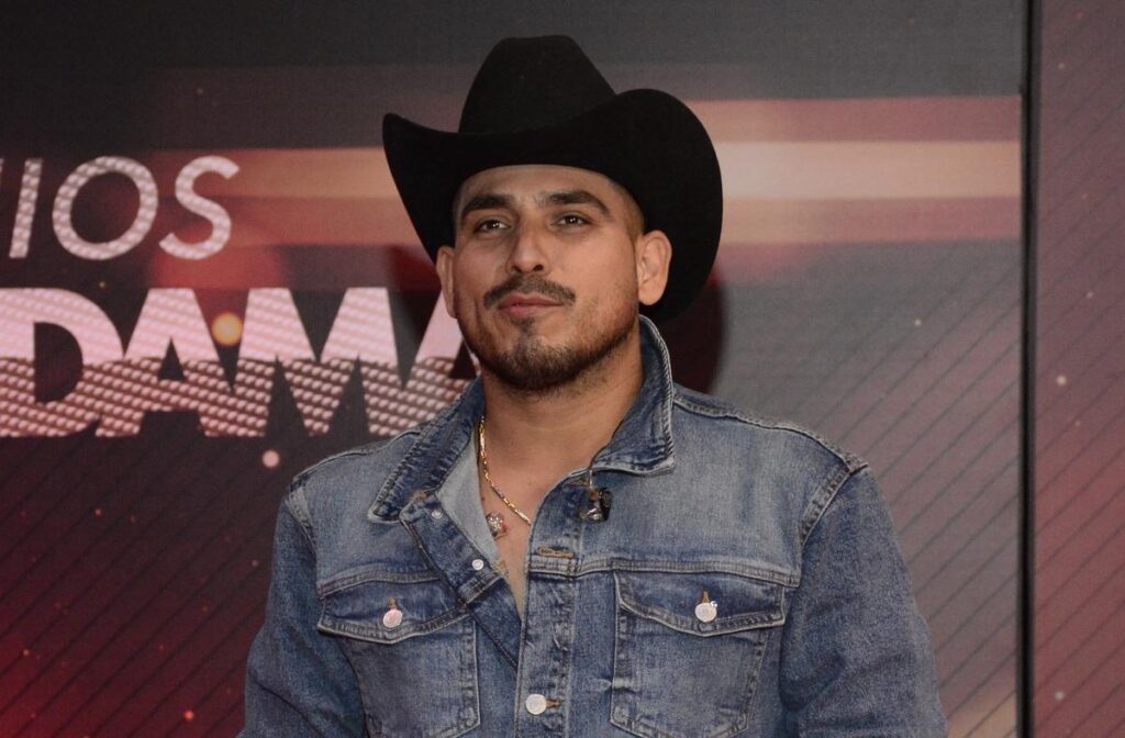 Espinoza Paz enfrenta problemas con su visa de trabajo en EEUU-1