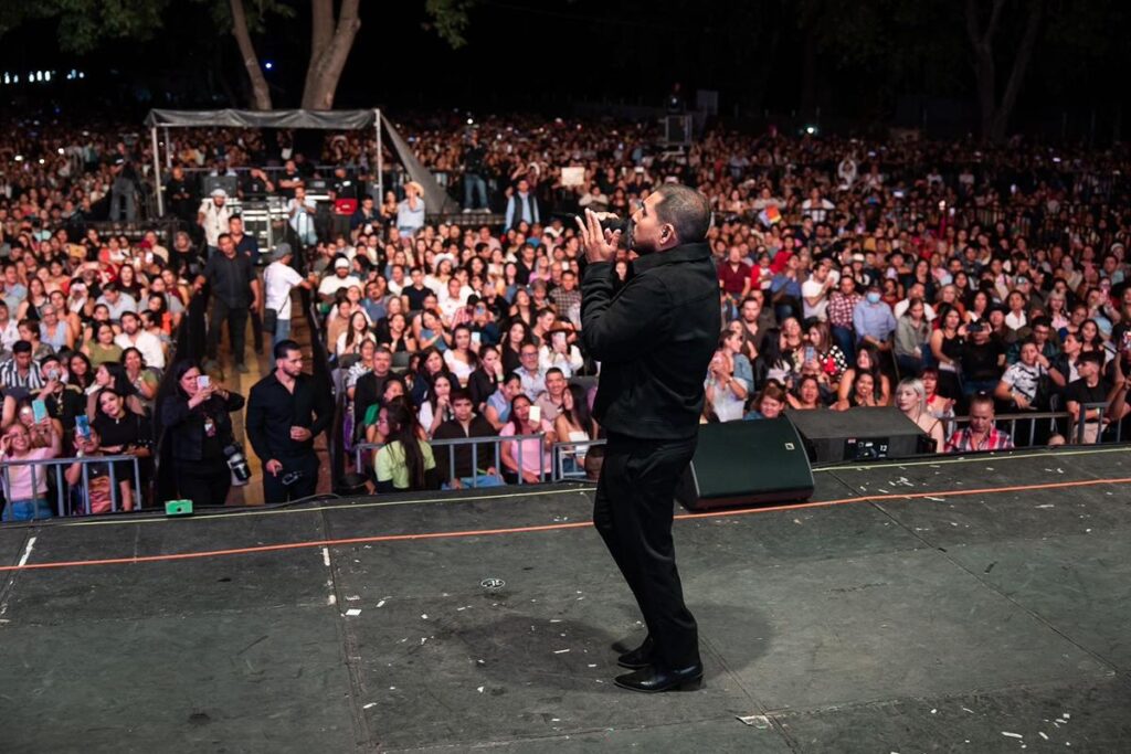 Espinoza Paz hizo vibrar el Festival Michoacán de Origen