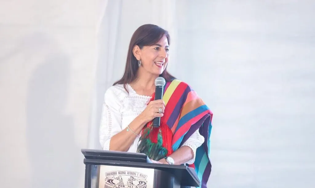 Gabriela Molina evita hablar sobre sus aspiraciones políticas para la gubernatura de Michoacán 2027 en reciente entrevista.
