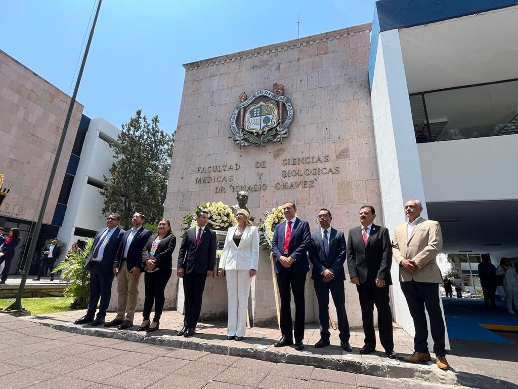 Facultad de Ciencias Médicas y Biológicas celebra su 95 aniversario-3