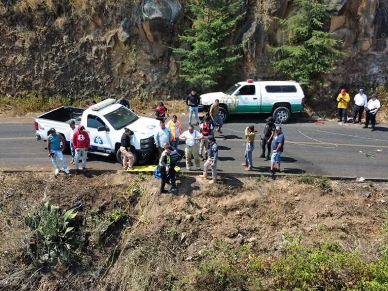 Fallece una joven automovilista al caer a un barranco en Tzintzuntzan