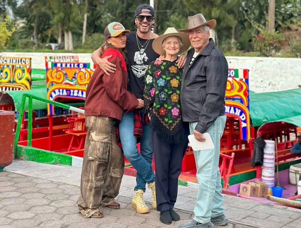 Galilea Montijo recibe a sus suegros en México y celebra su aniversario de bodas