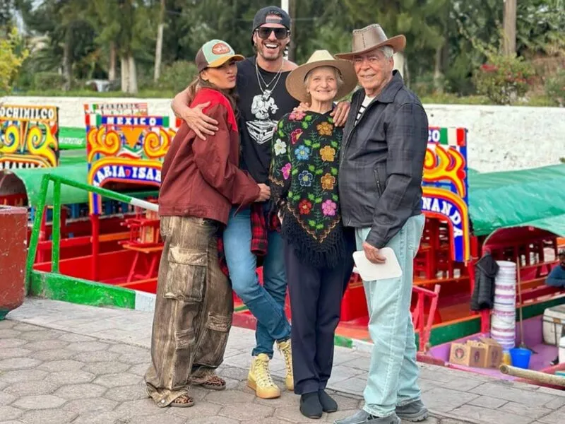 Galilea Montijo recibe a sus suegros en México y celebra su aniversario de bodas