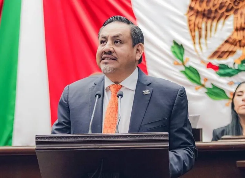 Garantizar derechos reproductivos de las mujeres en legislación y combatir violencia propone Víctor Manríquez