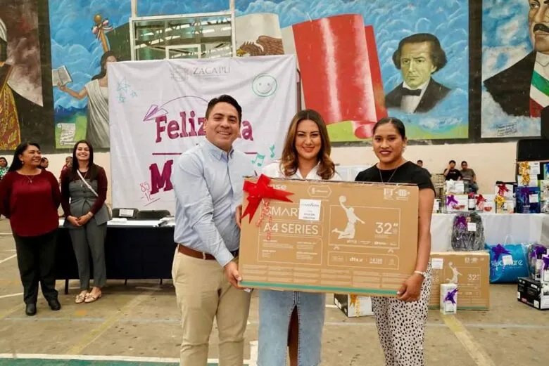 Gobierno de Zacapu celebra el Día del Maestro
