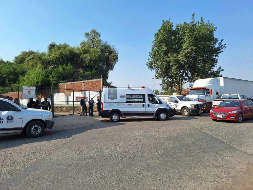 Hallan a hombre ejecutado asesinado en el río Santa Bárbara, de Uruapan