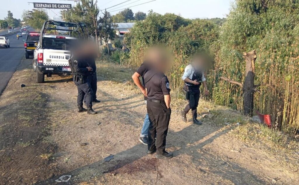 Hallan asesinado al "Maestro Sato" a la orilla de la carretera Morelia-Pátzcuaro-2