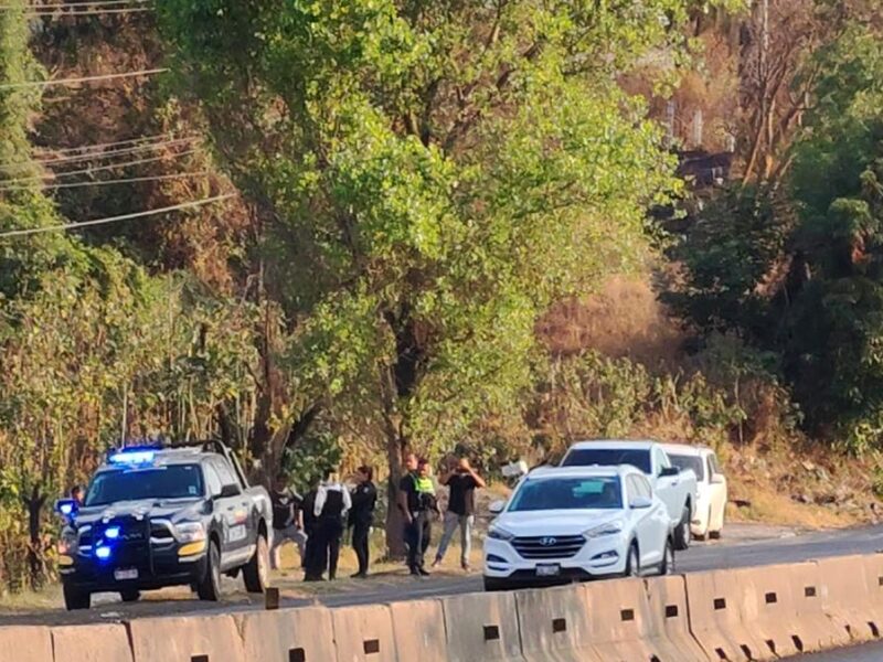 Hallan asesinado al "Maestro Sato" a la orilla de la carretera Morelia-Pátzcuaro