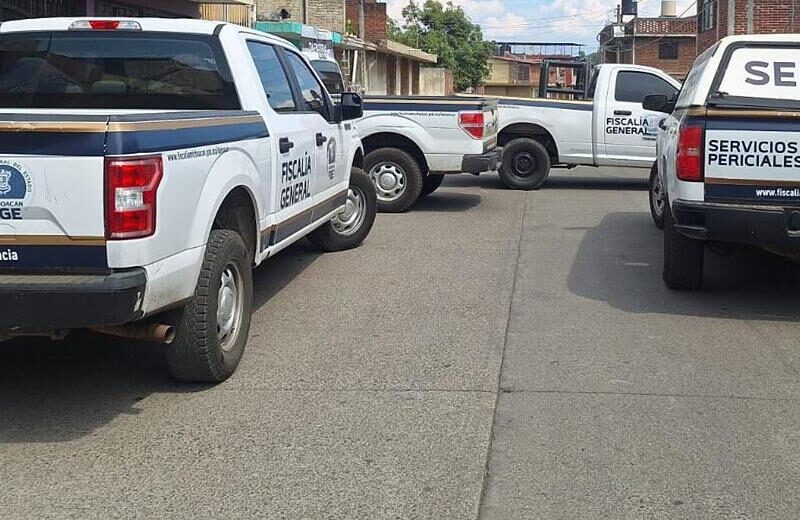 Hallan cuerpo decapitado de un hombre en Apatzingán