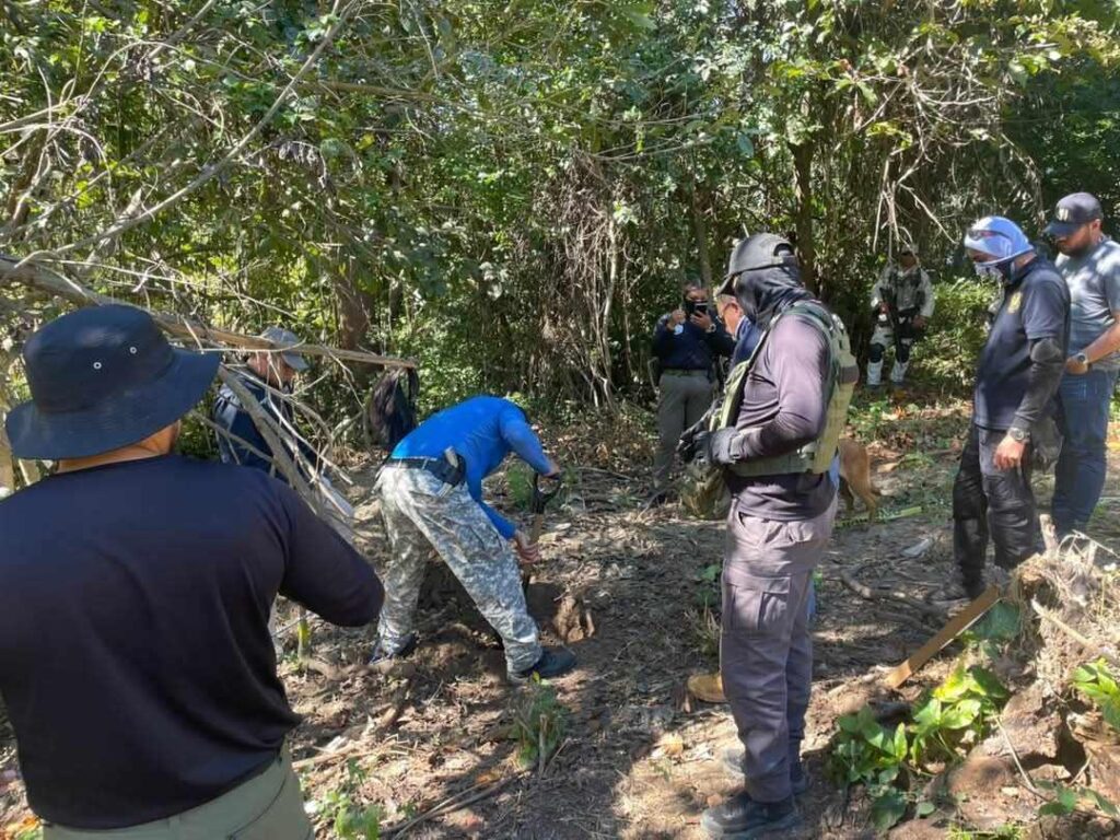 Hallan fosa clandestina en El Coire con 3 osamentas-3