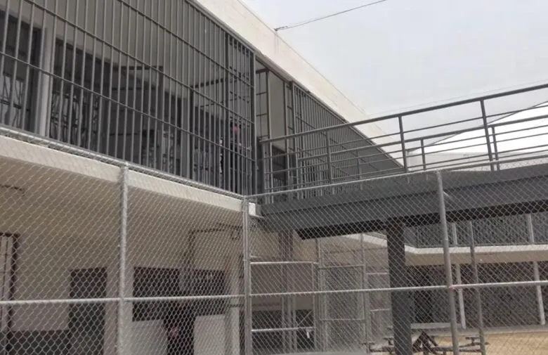 Hallan túnel en excavación al interior del penal de Aguaruto, Sinaloa, tras enfrentamiento