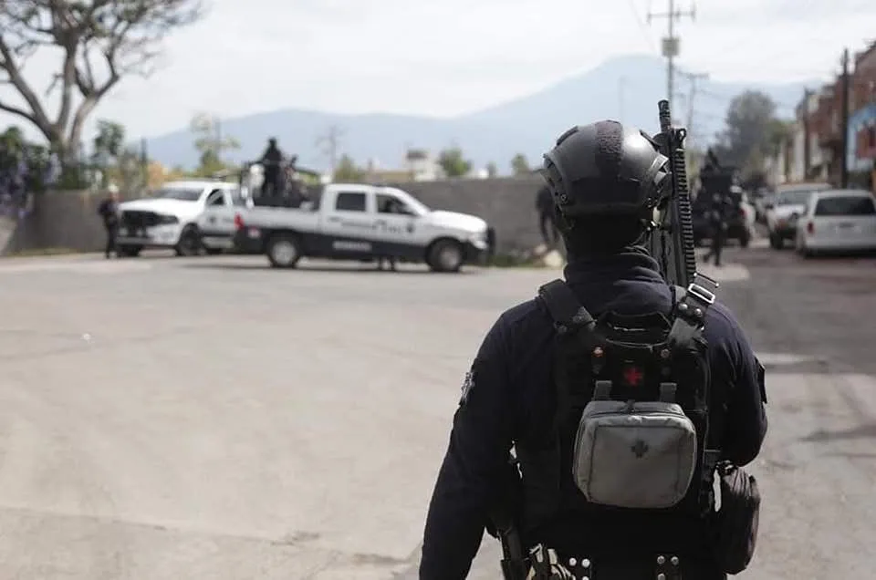 hombre es detenido con armas hechizas en Morelia