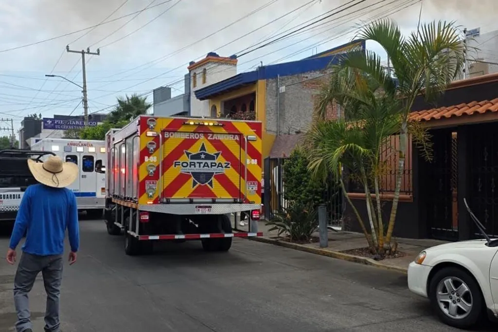incendio en vivienda Zamora deja solo pérdidas materiales