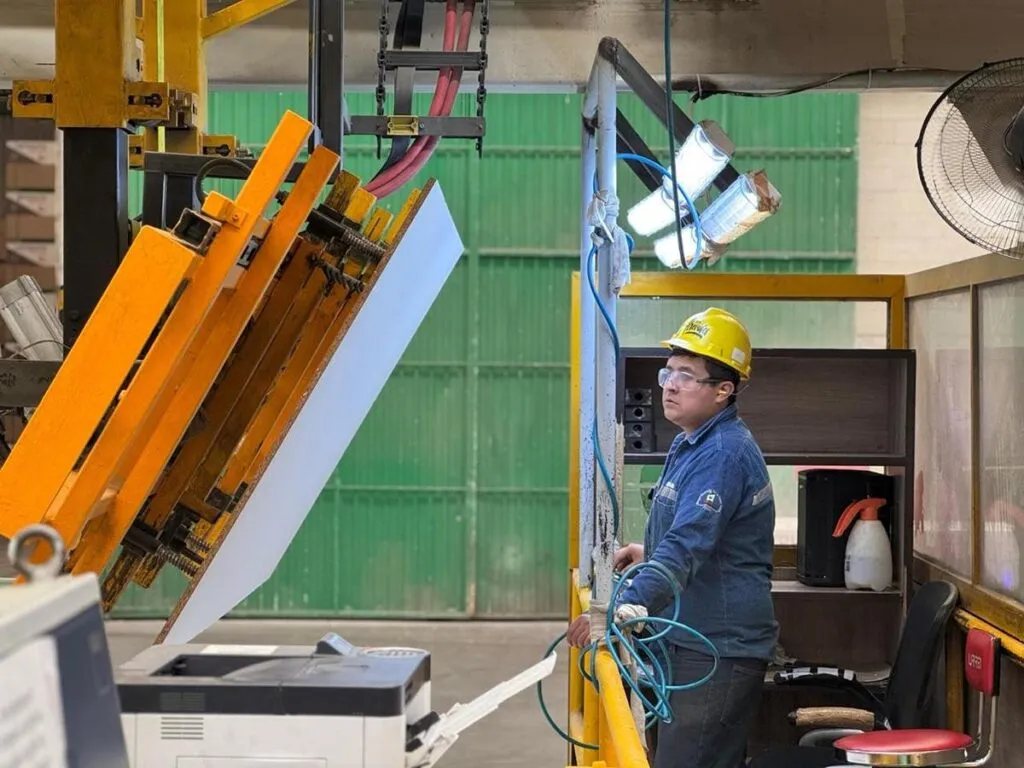 Inversiones extranjeras generan 7 mil empleos formales en Michoacán: Sedeco-1