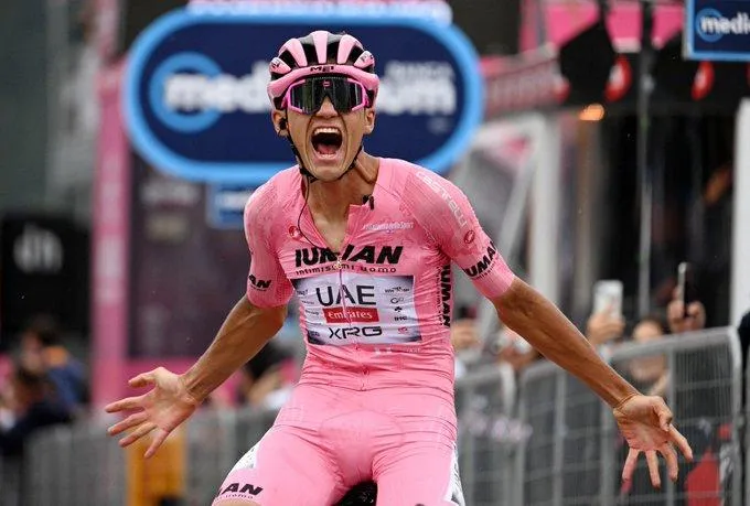 Isaac del Toro cada vez más cerca de conquistar el título del Giro de Italia