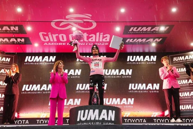 Isaac Del Toro conserva la ‘maglia rosa’ en el Giro de Italia