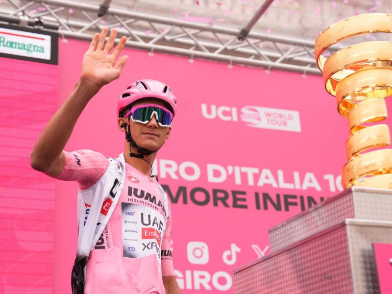 Isaac del Toro firme líder en el Giro de Italia