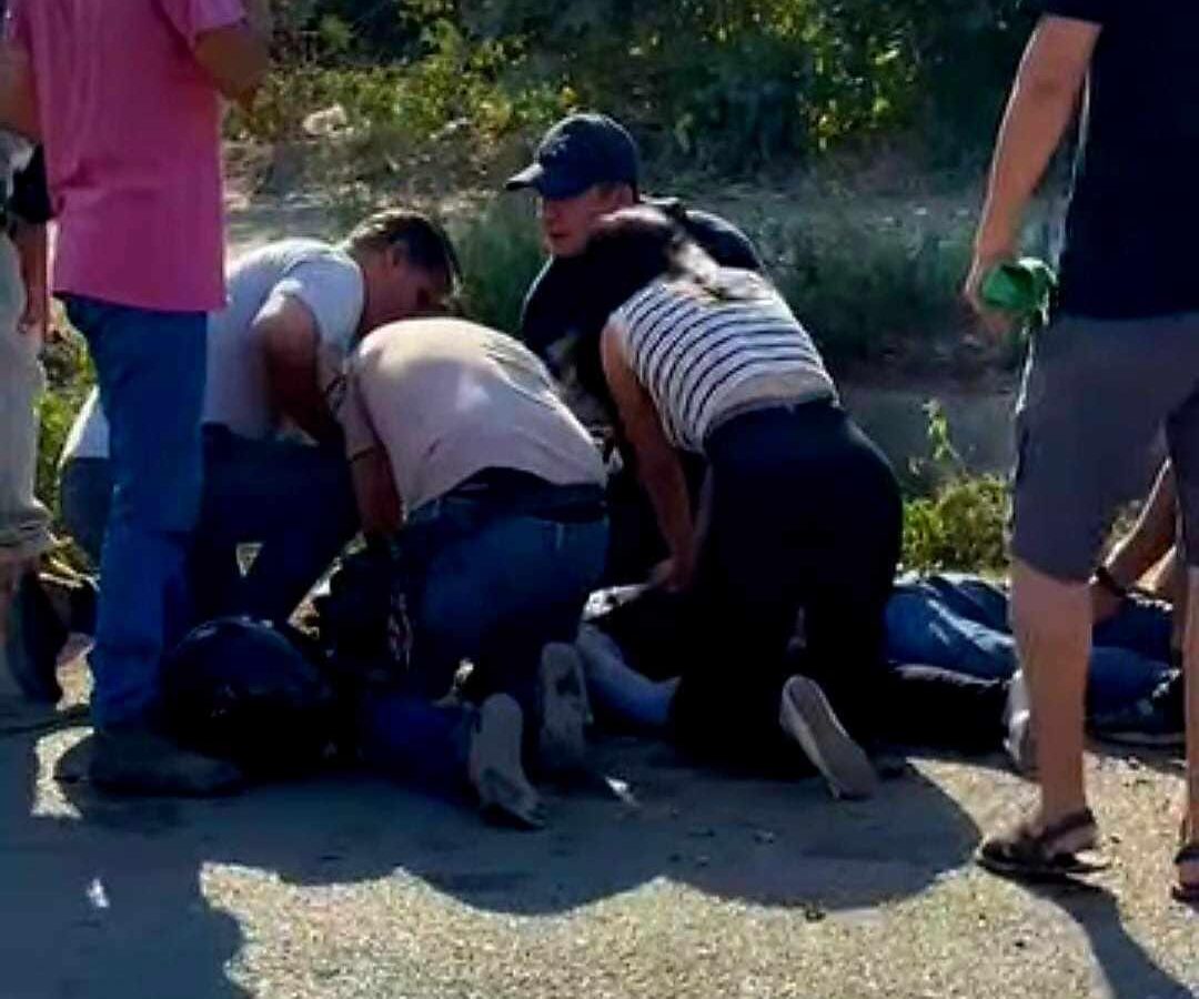 Joven motociclista muere al accidentarse en Las Guacamayas. Lázaro Cárdenas