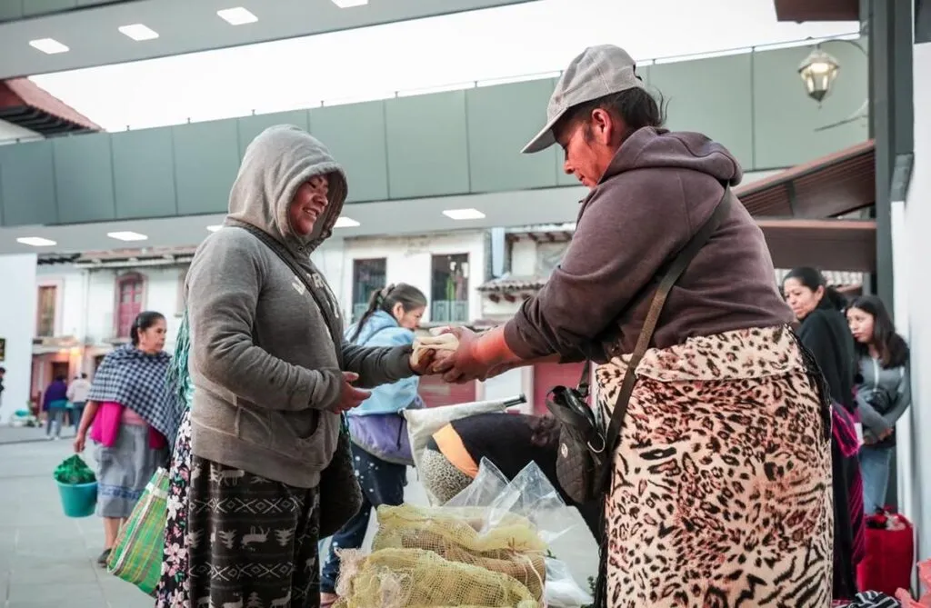 La magia del trueque se relanza en el mercado de Pátzcuaro