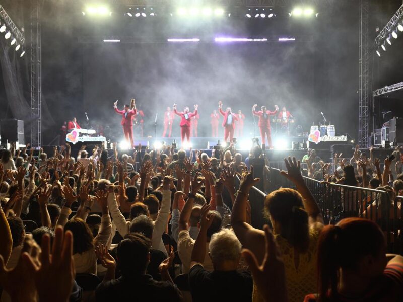 La Sonora Santanera puso a bailar a los michoacanos en el Festival de Origen