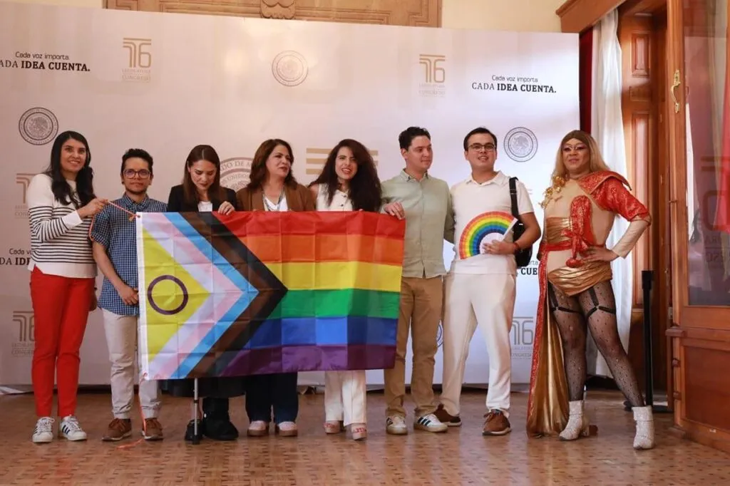 Legisladoras de Morena comprometen impulsar agenda legislativa en respaldo de la comunidad LGBTQ+-1