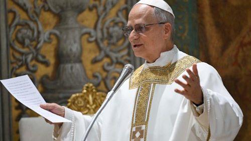 León XIV realiza misa en su primer domingo como pontífice
