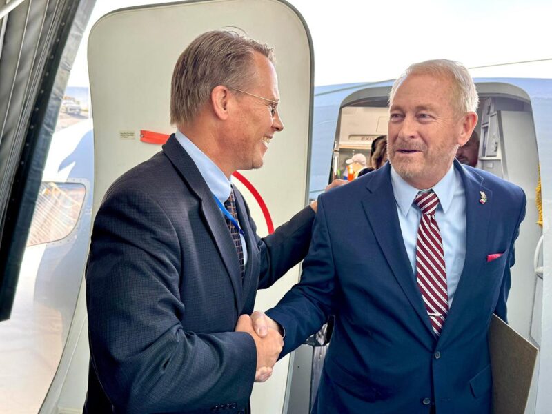 Llega a México Ron Johnson, el nuevo embajador de Estados Unidos