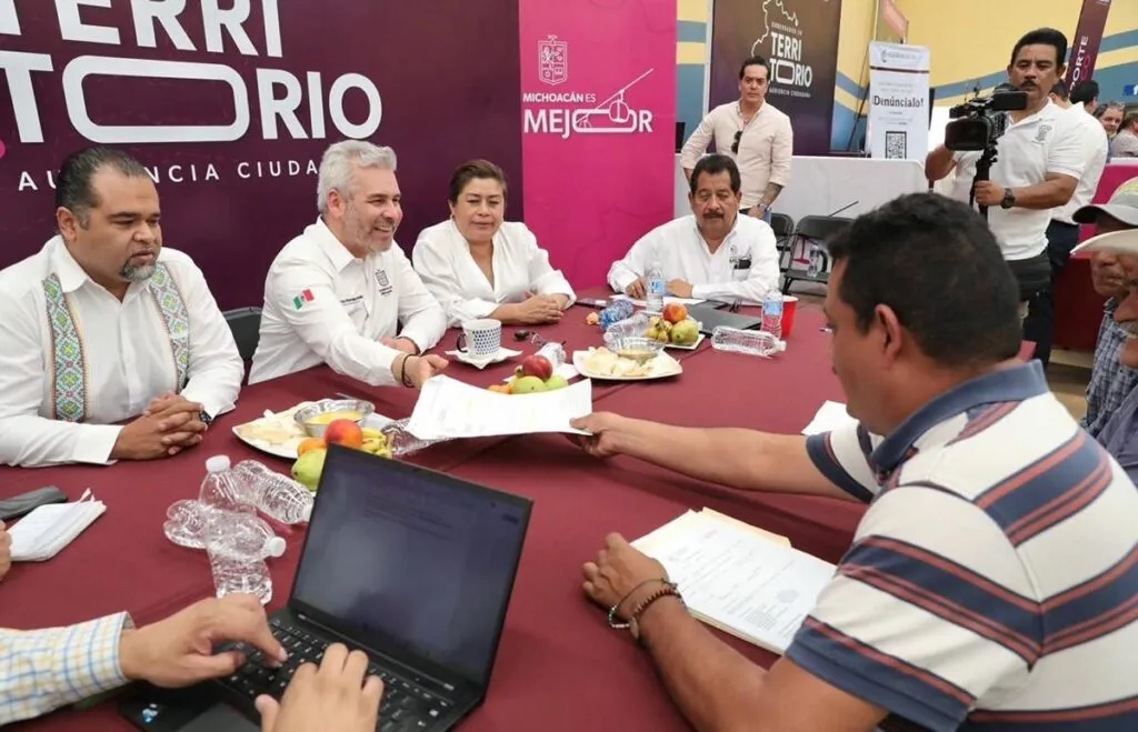 Lleva Bedolla audiencia pública a Puruándiro; atendió 196 peticiones ciudadanas