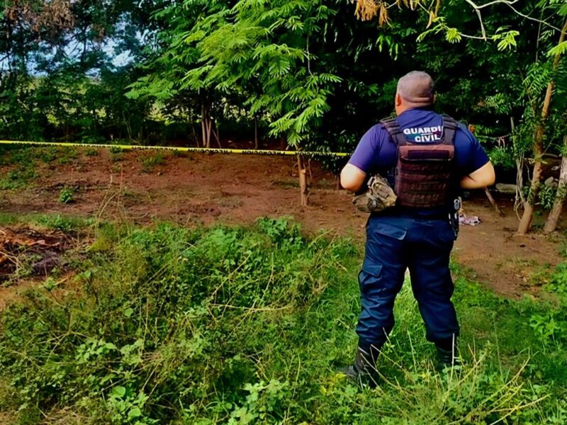 Localizan a hombre sin vida en Tepalcatepec