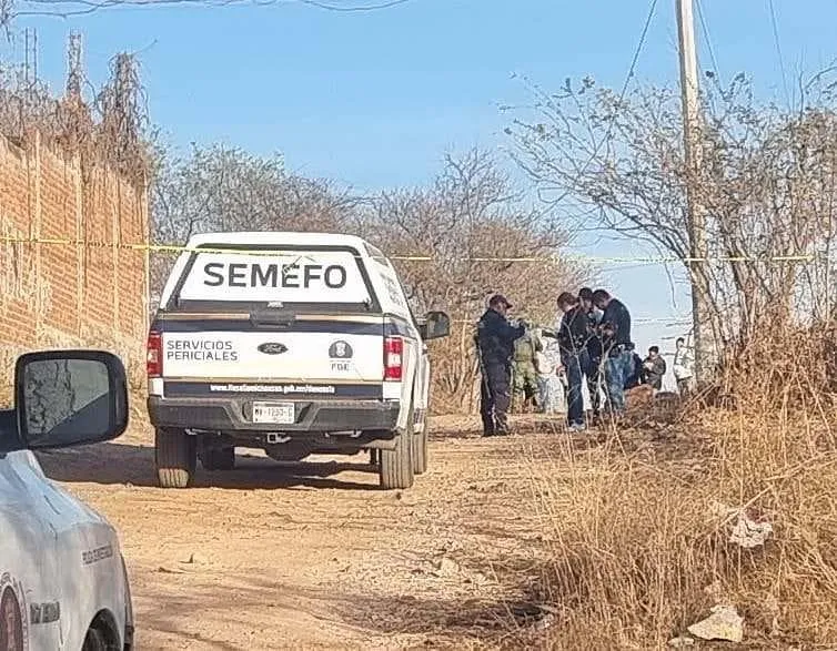 Localizan cadáver semienterrado en predio del Cero del Curutarán