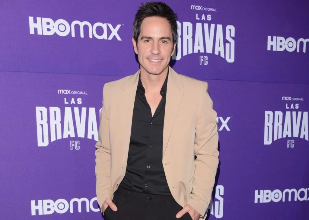 Mauricio Ochmann y su novia Lorena González presentan fundación