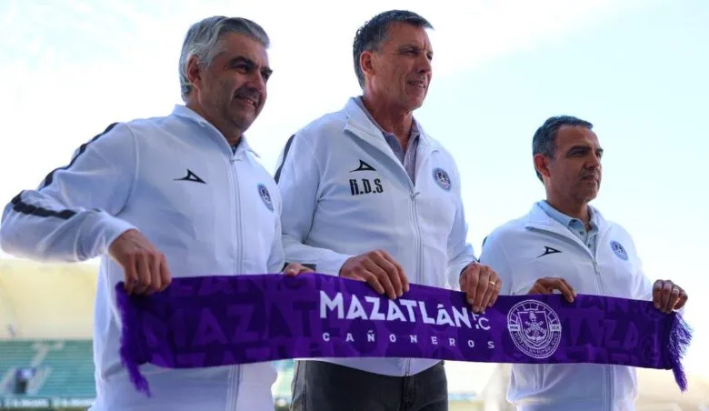 Mazatlán FC presenta a su nuevo timonel, Robert Dante Siboldi