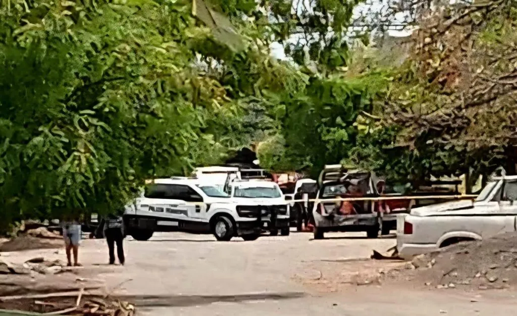 Mecánico es asesinado en vía pública en Apatzingán, aumentan ataques armados
