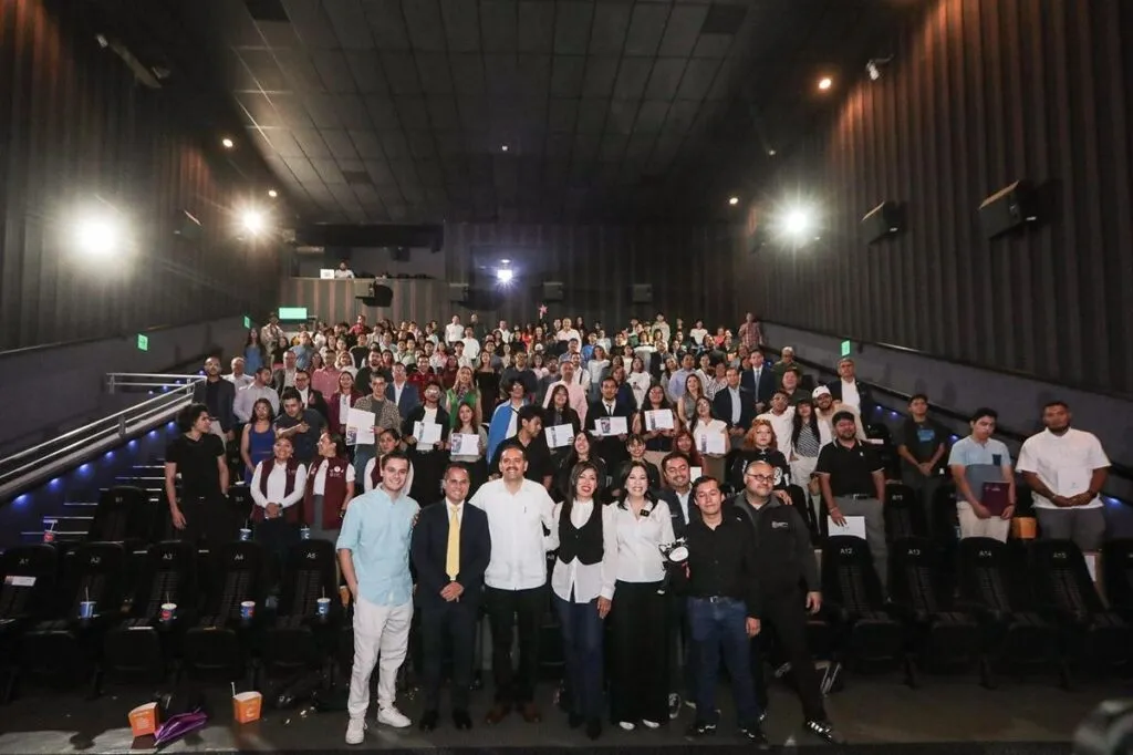 Michoacán premia a ganadores de concurso de Cineminuto: Vapear te dejará sin aliento