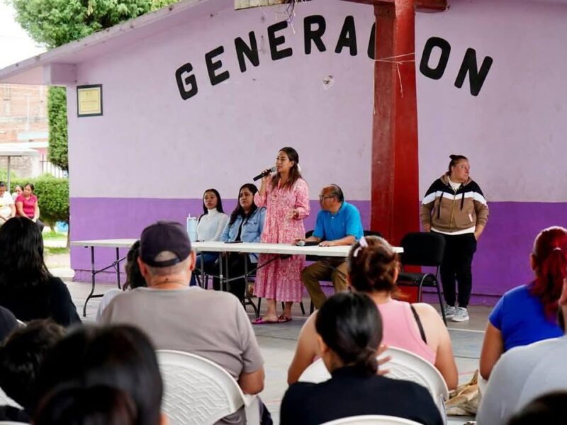 Mónica Valdez visita y apoya a primaria Wenceslao Victoria