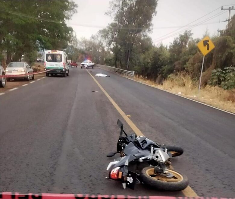 Mueren dos motociclistas en Peribán en accidentes distintos