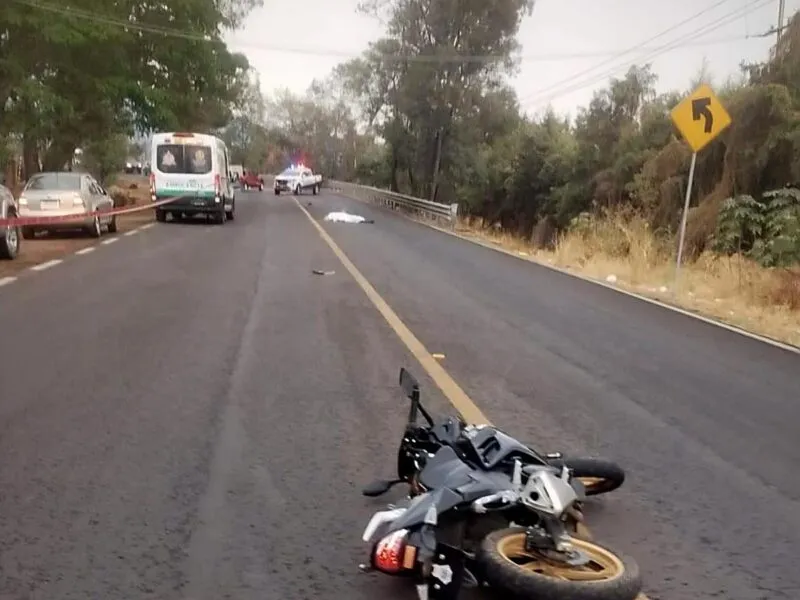 Mueren dos motociclistas en Peribán en accidentes distintos
