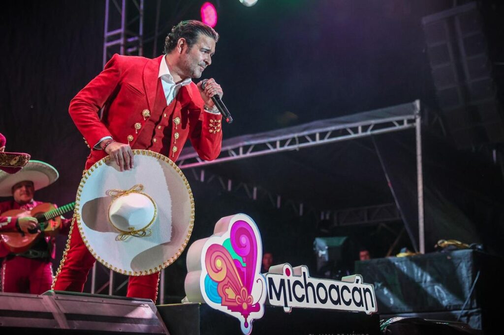 Pablo Montero homenajea a Juan Gabriel en el Festival Michoacán de Origen