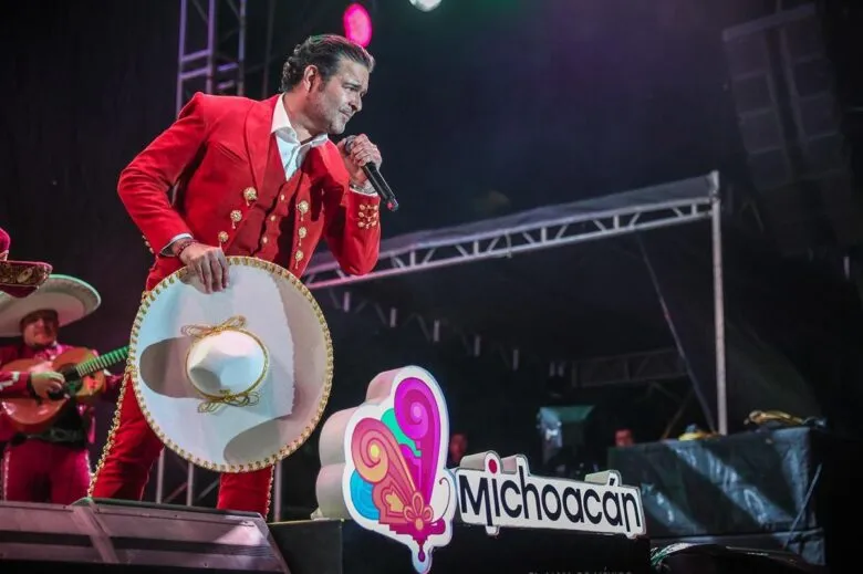 Pablo Montero homenajea a Juan Gabriel en el Festival Michoacán de Origen